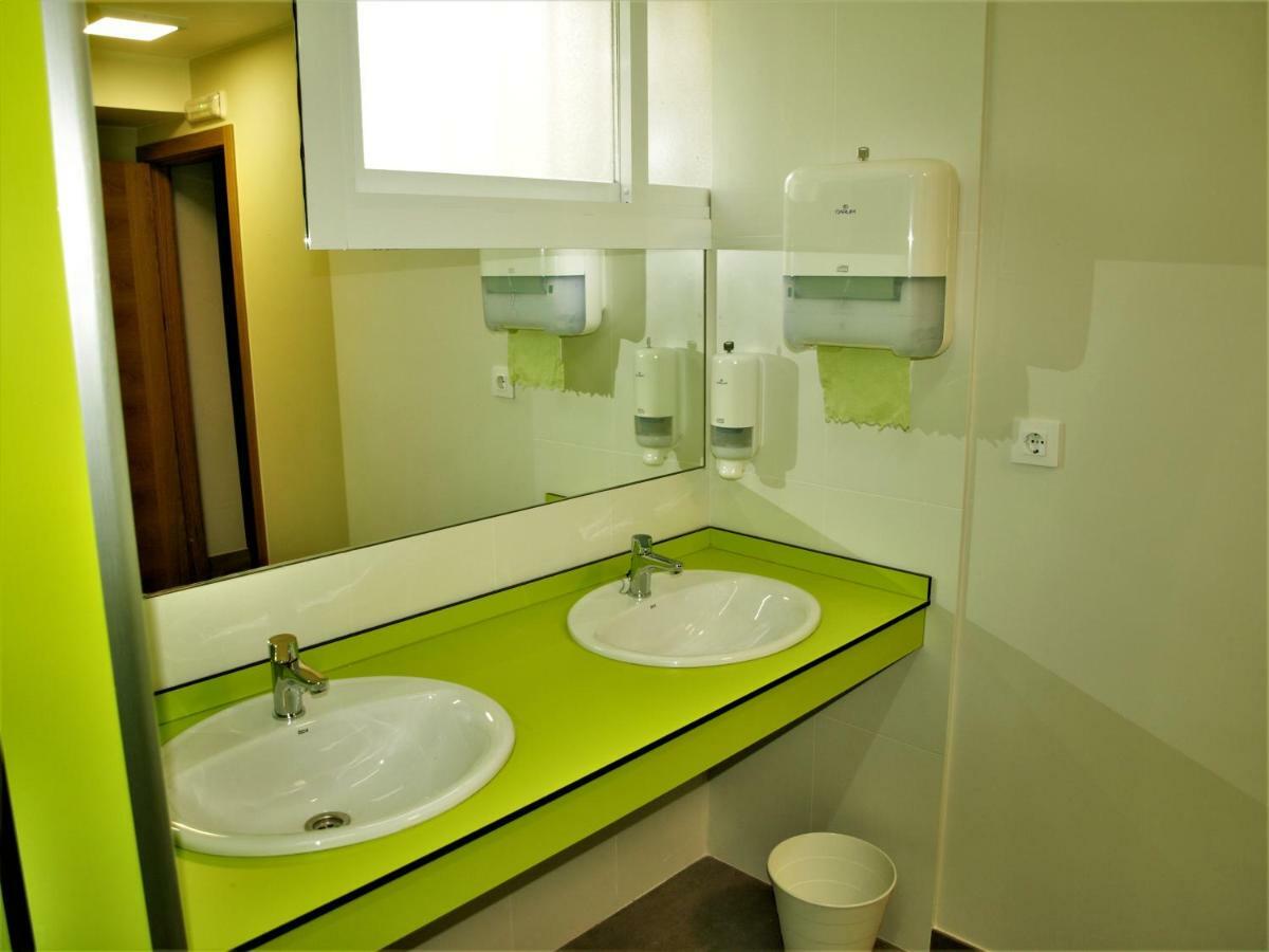 Albergue Pallanes توي المظهر الخارجي الصورة